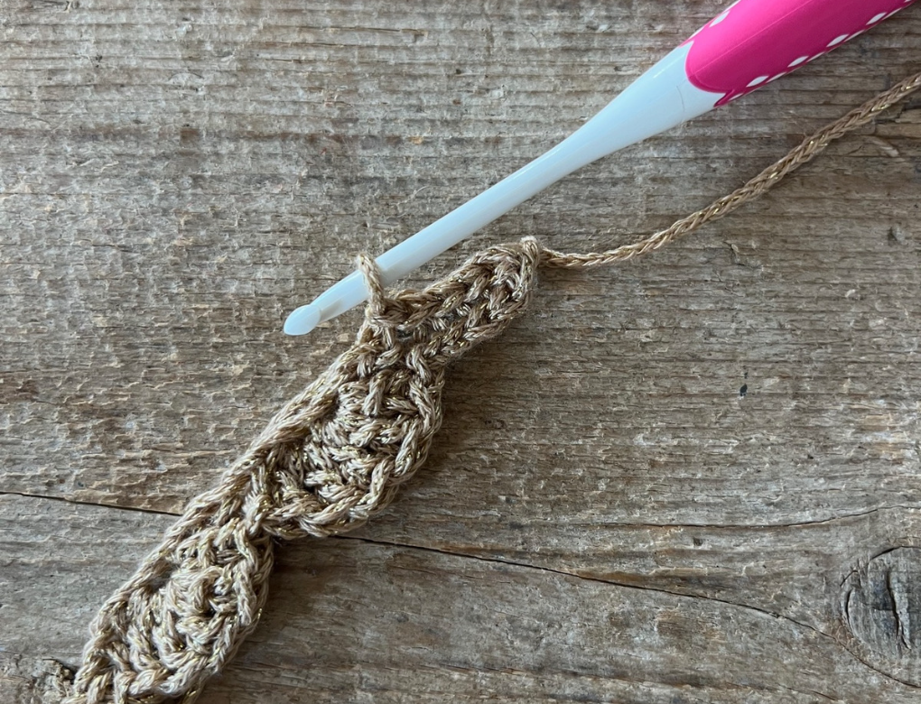 Maglie basse - Fascia per capelli all'uncinetto per le feste
