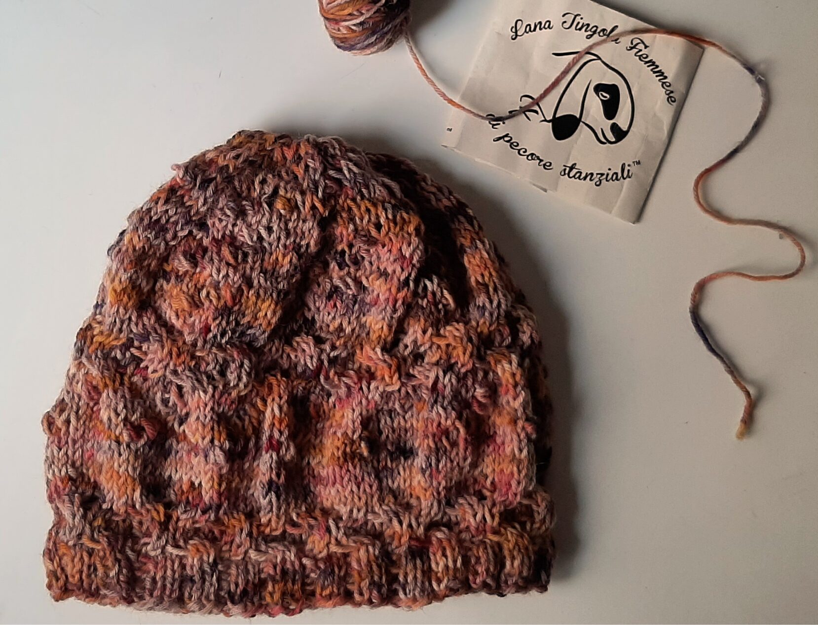 Cappelli ai ferri con schemi gratis: il cappello di Tingola
