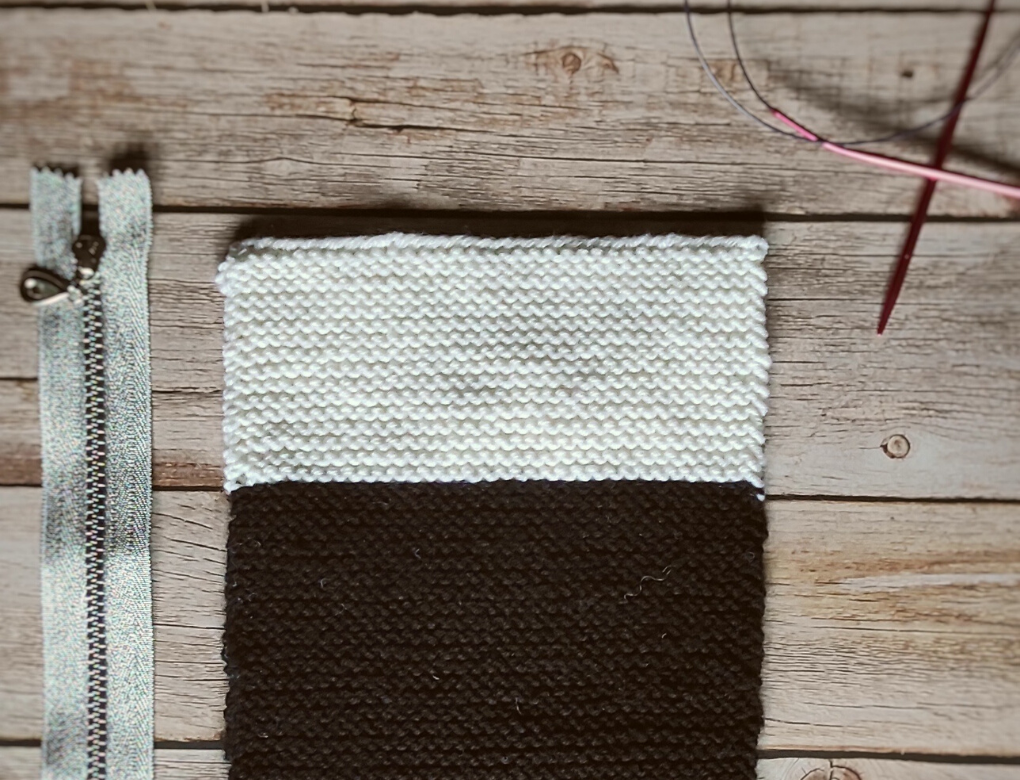 schema per lavorare a maglia un astuccio portapenne a forma di animale